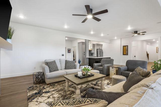 4035 E Brookdale Terrace, Springfield, MO 65802