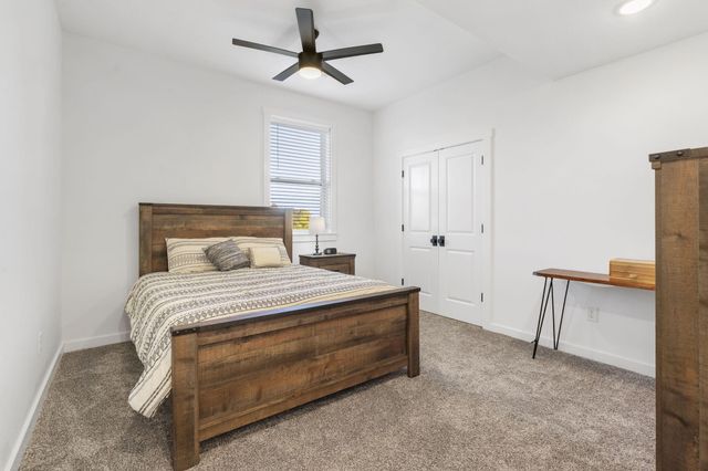 4035 E Brookdale Terrace, Springfield, MO 65802