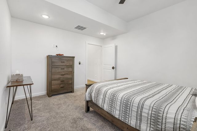 4035 E Brookdale Terrace, Springfield, MO 65802