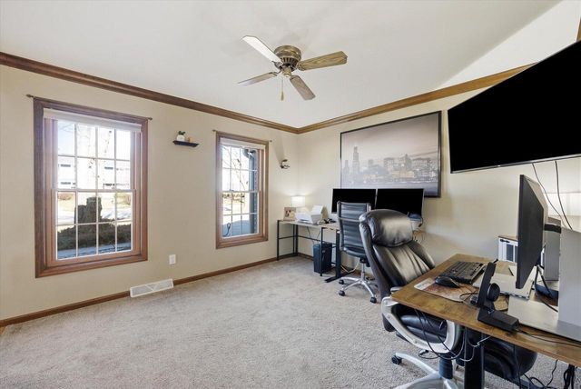 269 W Acorn DRIVE, Grafton, WI 53024