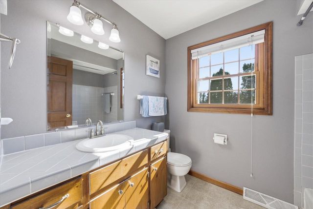 269 W Acorn DRIVE, Grafton, WI 53024