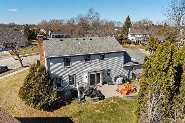 269 W Acorn DRIVE, Grafton, WI 53024