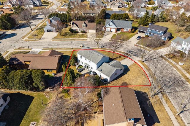 269 W Acorn DRIVE, Grafton, WI 53024