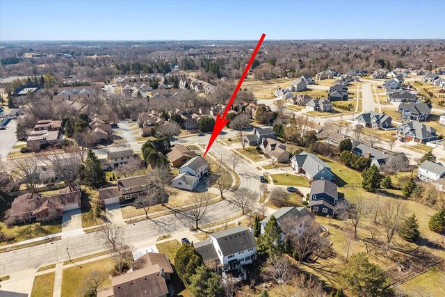 269 W Acorn DRIVE, Grafton, WI 53024