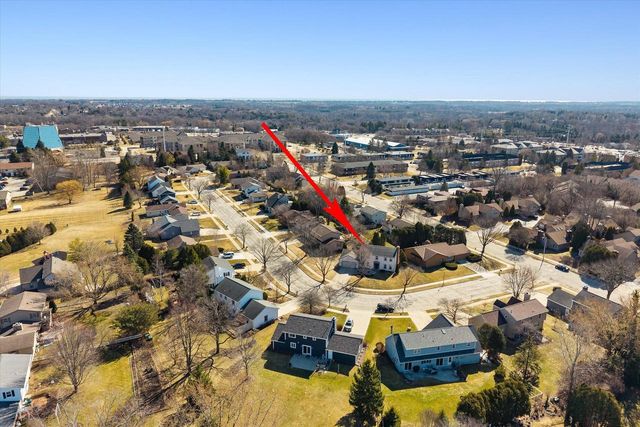 269 W Acorn DRIVE, Grafton, WI 53024