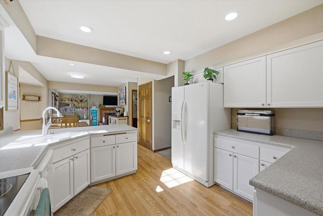 269 W Acorn DRIVE, Grafton, WI 53024