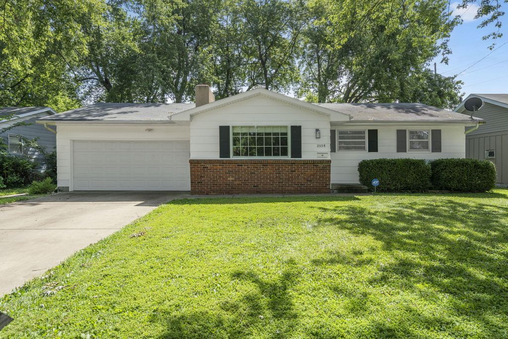 2558 South Nettleton Avenue, Springfield, MO 65807