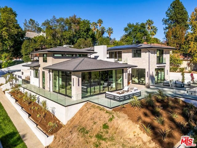 16879 Mooncrest Drive, Encino (los Angeles), CA 91436