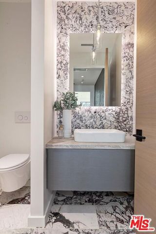 16879 Mooncrest Drive, Encino (los Angeles), CA 91436