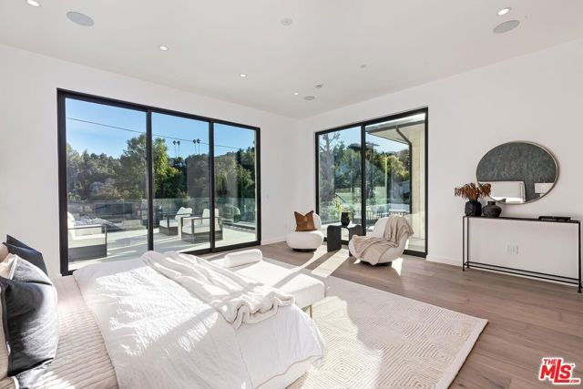 16879 Mooncrest Drive, Encino (los Angeles), CA 91436