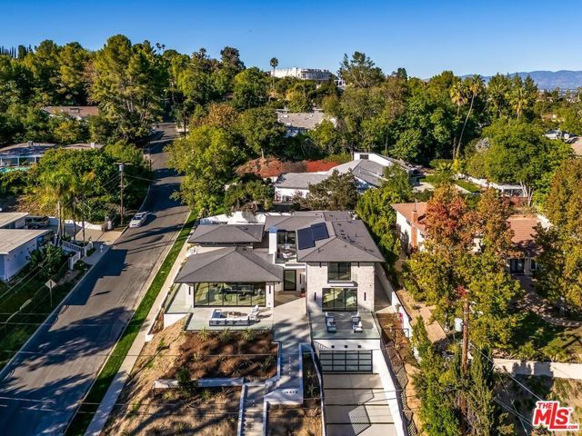 16879 Mooncrest Drive, Encino (los Angeles), CA 91436