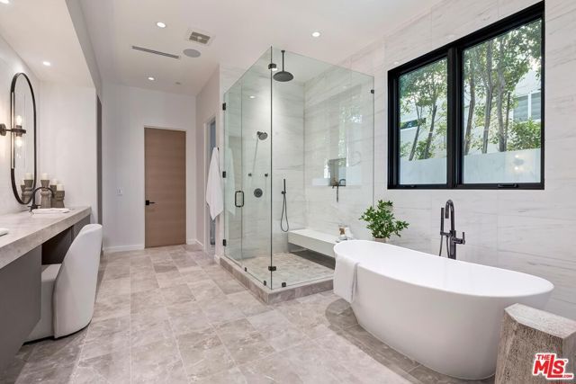 16879 Mooncrest Drive, Encino (los Angeles), CA 91436