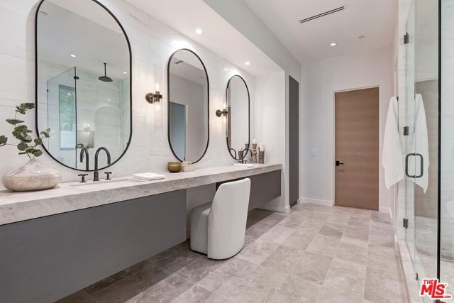 16879 Mooncrest Drive, Encino (los Angeles), CA 91436