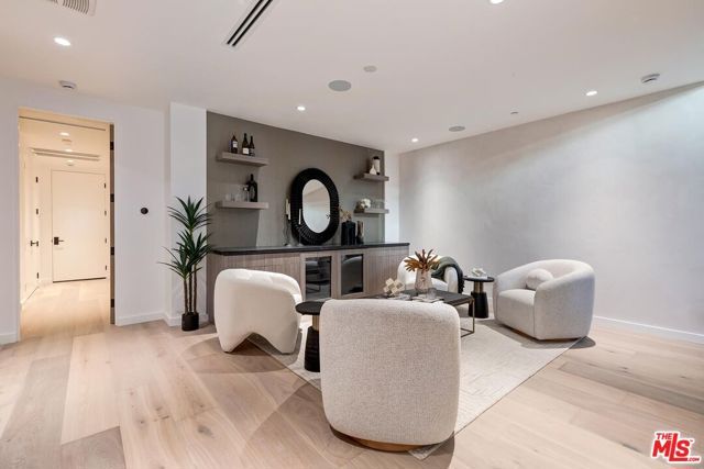 16879 Mooncrest Drive, Encino (los Angeles), CA 91436