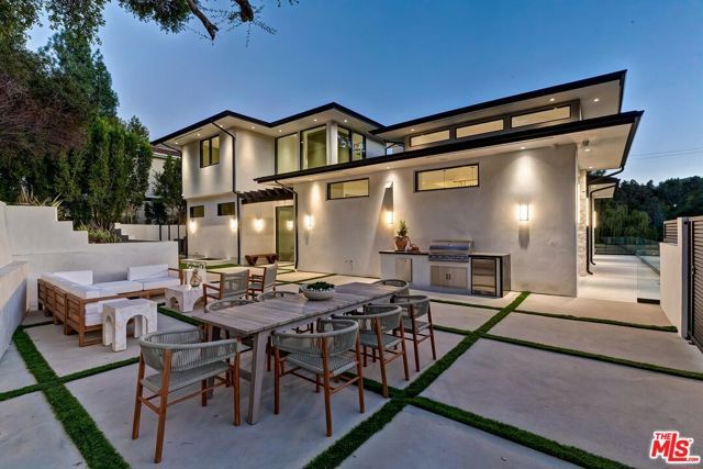 16879 Mooncrest Drive, Encino (los Angeles), CA 91436