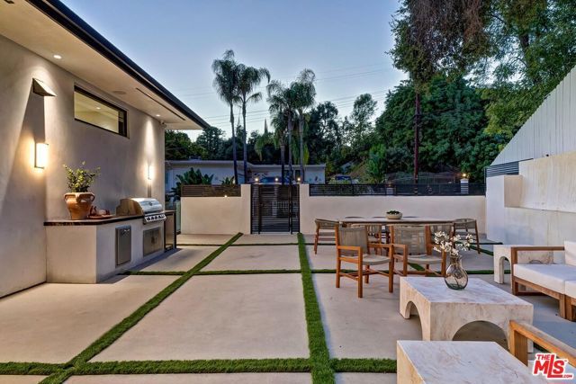 16879 Mooncrest Drive, Encino (los Angeles), CA 91436