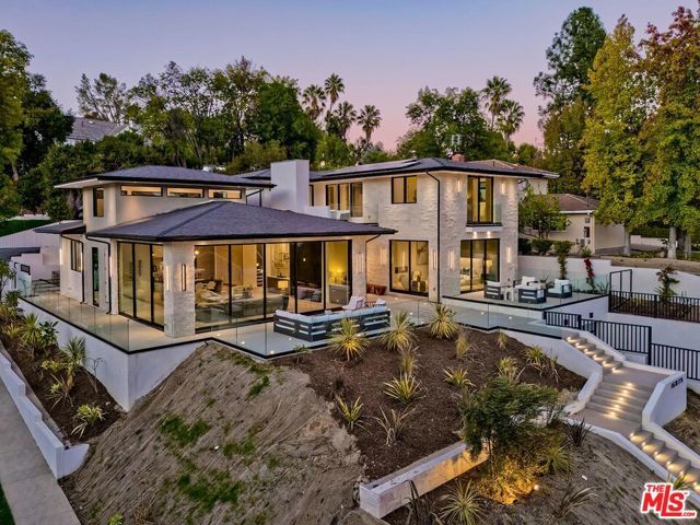 16879 Mooncrest Drive, Encino (los Angeles), CA 91436