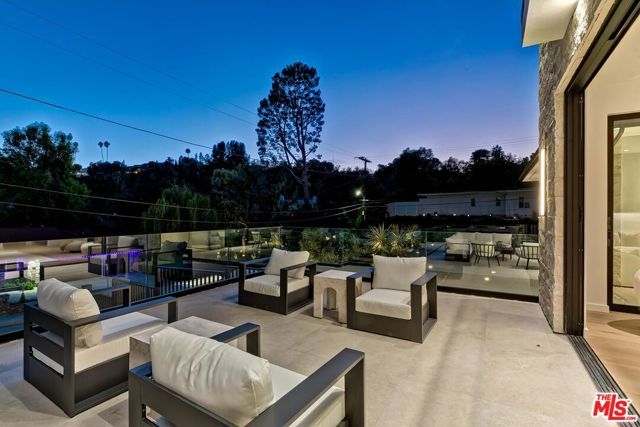 16879 Mooncrest Drive, Encino (los Angeles), CA 91436
