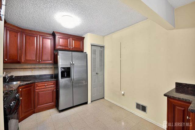 258 Kempsey Drive, North Brunswick, NJ 08902