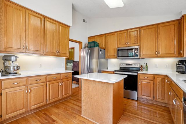 7247 Lake Ridge Drive, Savage, MN 55378
