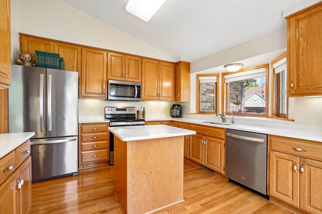 7247 Lake Ridge Drive, Savage, MN 55378