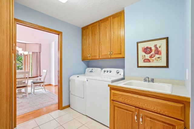 7247 Lake Ridge Drive, Savage, MN 55378