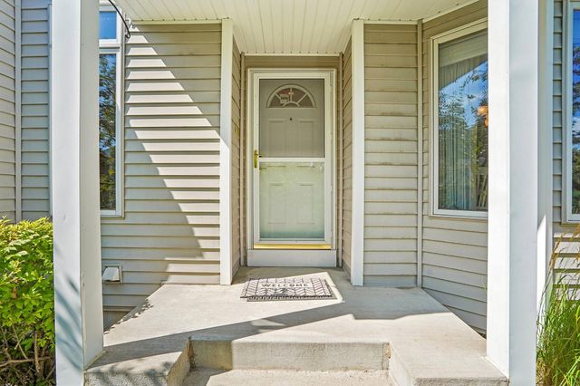7247 Lake Ridge Drive, Savage, MN 55378