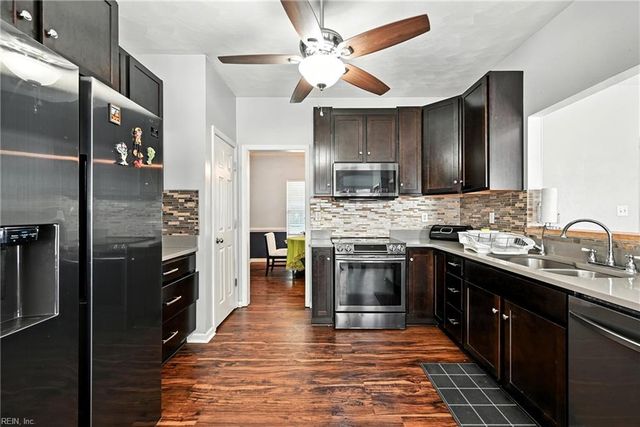 112 Pippin DR, Suffolk, VA 23434