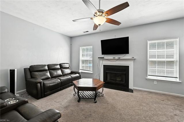 112 Pippin DR, Suffolk, VA 23434