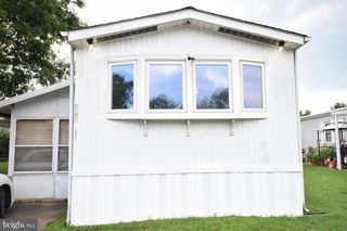 8201 WHARTON DR, Morrisville, PA 19067