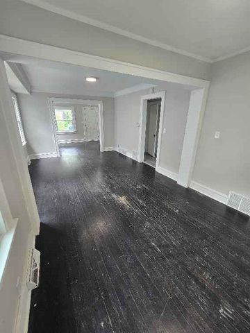 5611 Highland Avenue, Kansas City, MO 64110
