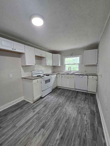 5611 Highland Avenue, Kansas City, MO 64110