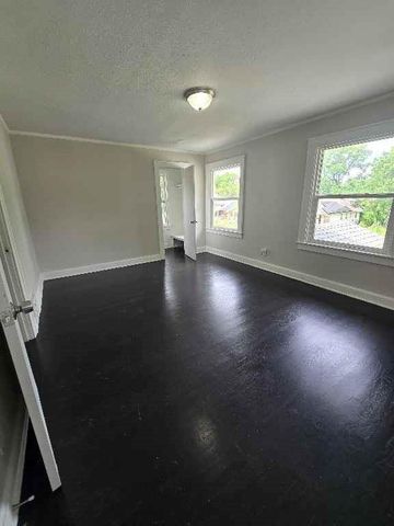5611 Highland Avenue, Kansas City, MO 64110