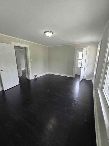 5611 Highland Avenue, Kansas City, MO 64110