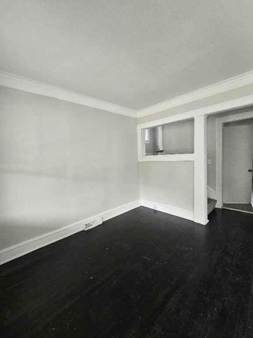 5611 Highland Avenue, Kansas City, MO 64110