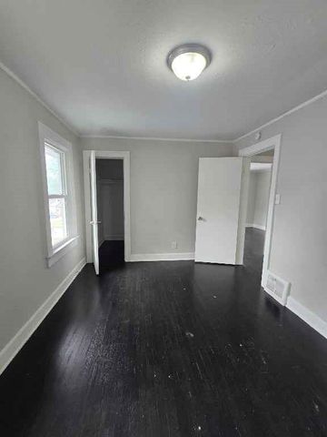 5611 Highland Avenue, Kansas City, MO 64110