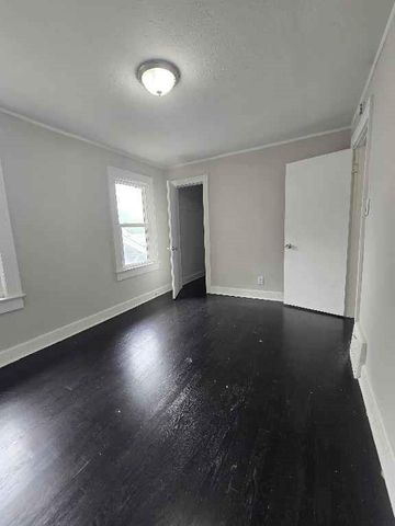 5611 Highland Avenue, Kansas City, MO 64110