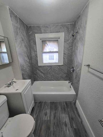 5611 Highland Avenue, Kansas City, MO 64110