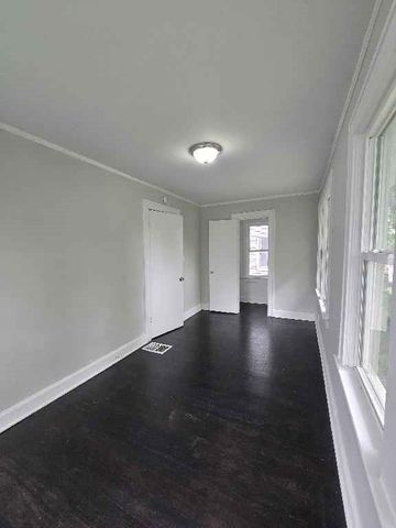 5611 Highland Avenue, Kansas City, MO 64110