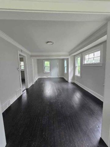5611 Highland Avenue, Kansas City, MO 64110