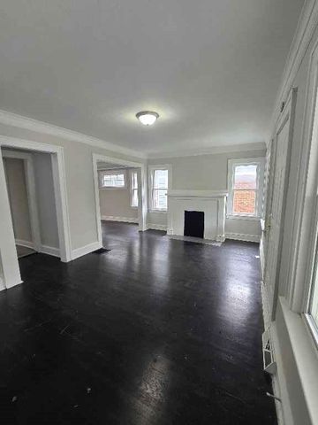 5611 Highland Avenue, Kansas City, MO 64110