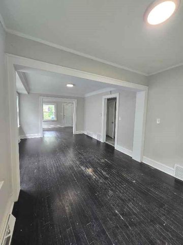5611 Highland Avenue, Kansas City, MO 64110