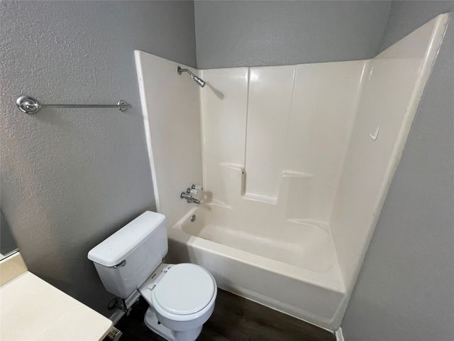 1722 Carrington Drive, Glenn Heights, TX 75154