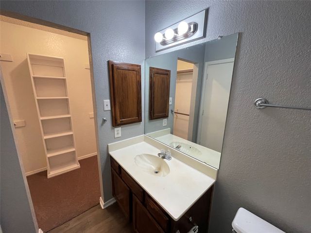 1722 Carrington Drive, Glenn Heights, TX 75154