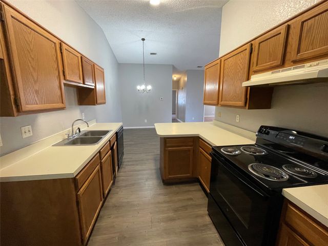 1722 Carrington Drive, Glenn Heights, TX 75154