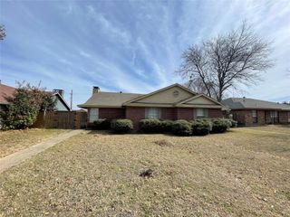 1722 Carrington Drive, Glenn Heights, TX 75154