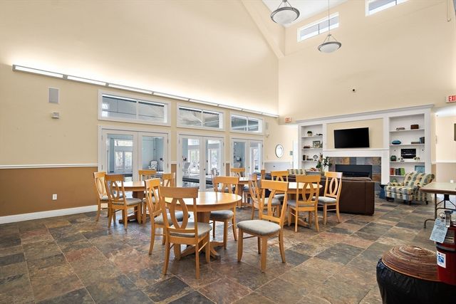 1-205 Harvest Drive 205, North Andover, MA 01845