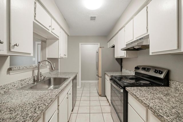 4605 Orange Circle N, Pearland, TX 77581