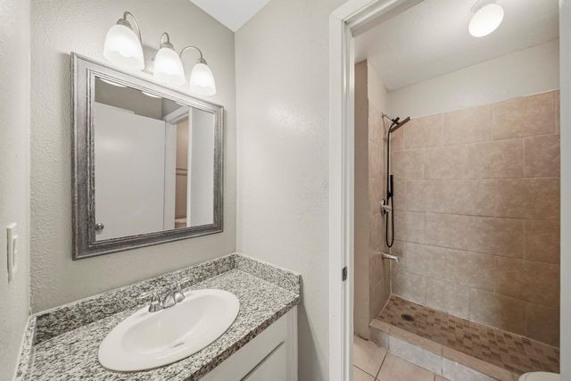 4605 Orange Circle N, Pearland, TX 77581