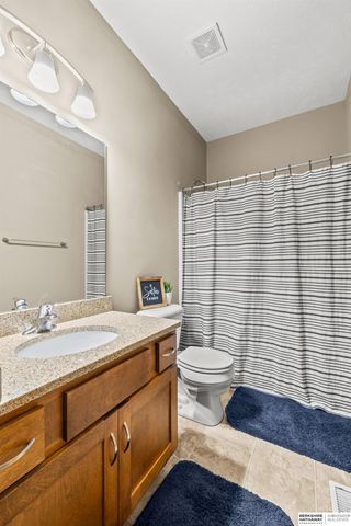 1402 N 180th Avenue, Elkhorn, NE 68022